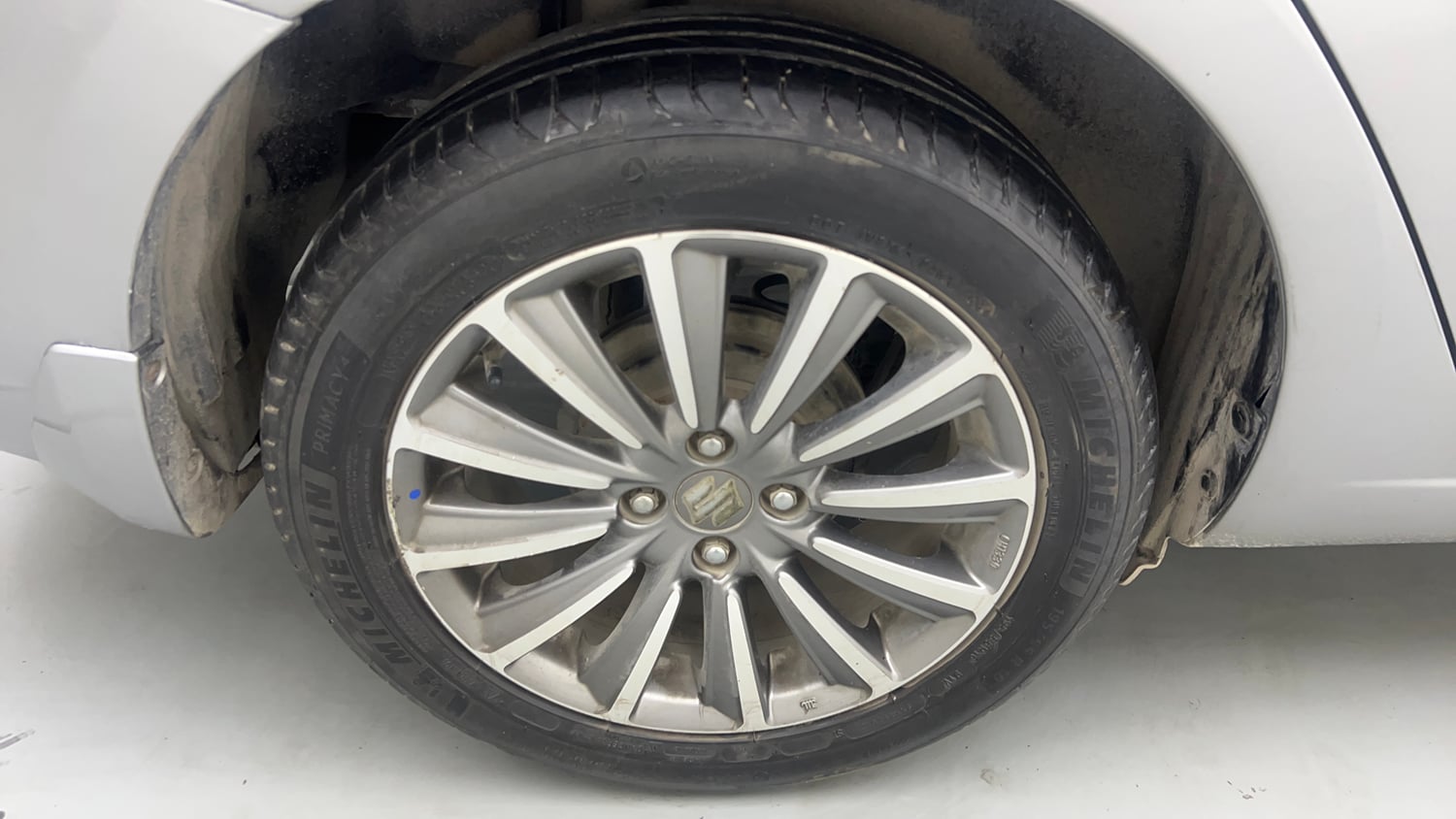 Used 2021 Maruti Suzuki Ciaz Alpha 1.5 AT Petrol Automatic tyres RIGHT REAR TYRE RIM VIEW
