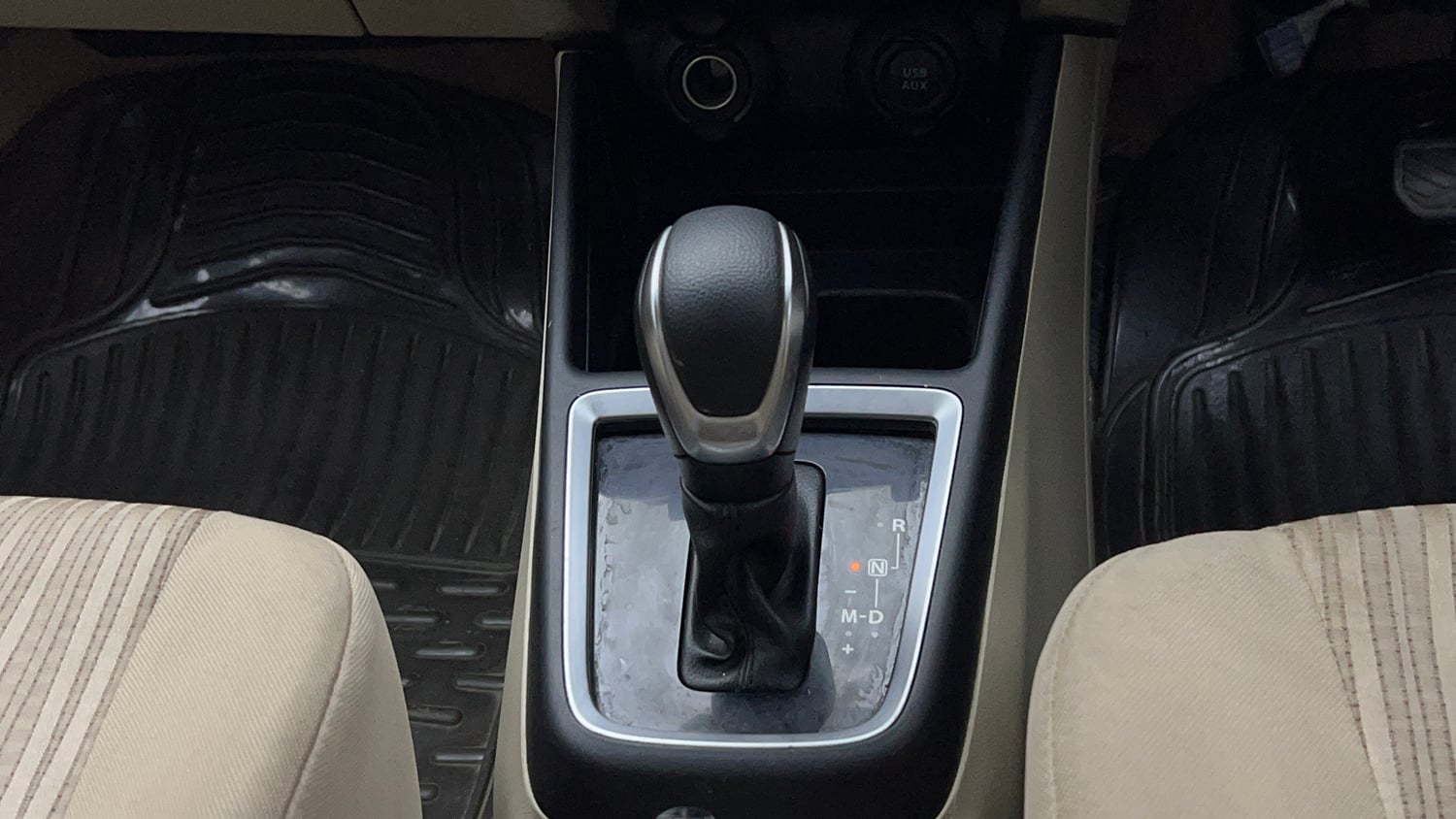 Used 2018 Maruti Suzuki Dzire VXi AMT Petrol Automatic interior GEAR  KNOB VIEW