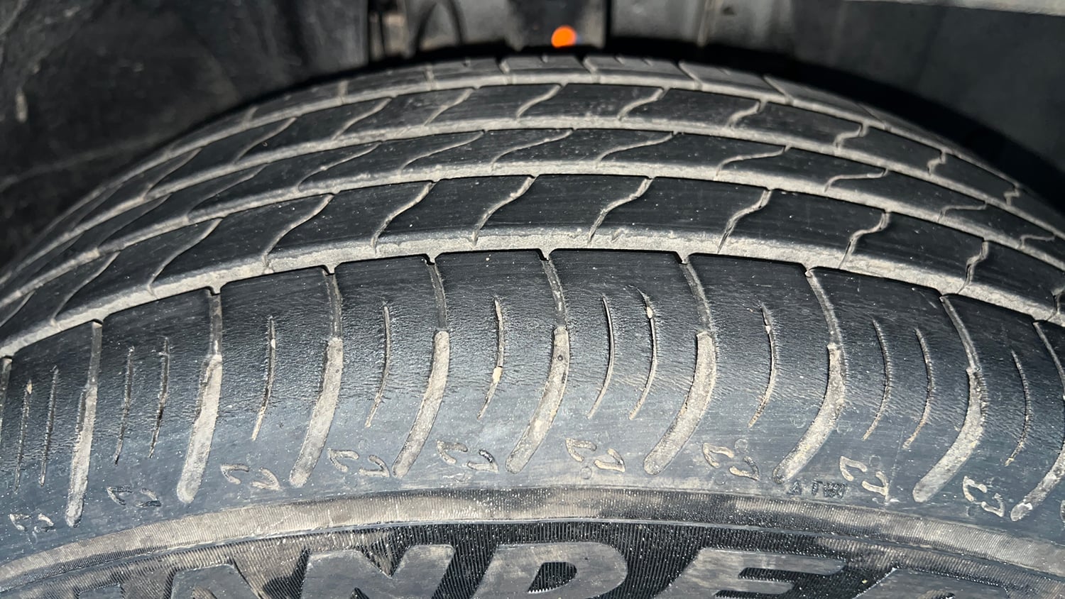 Used 2023 Nissan Magnite XE AMT Petrol Automatic tyres RIGHT FRONT TYRE TREAD VIEW