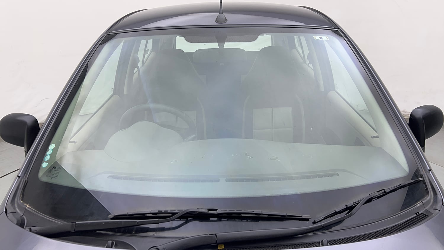Used 2014 Hyundai i10 Magna 1.1 iRDE2 Petrol Manual exterior FRONT WINDSHIELD VIEW