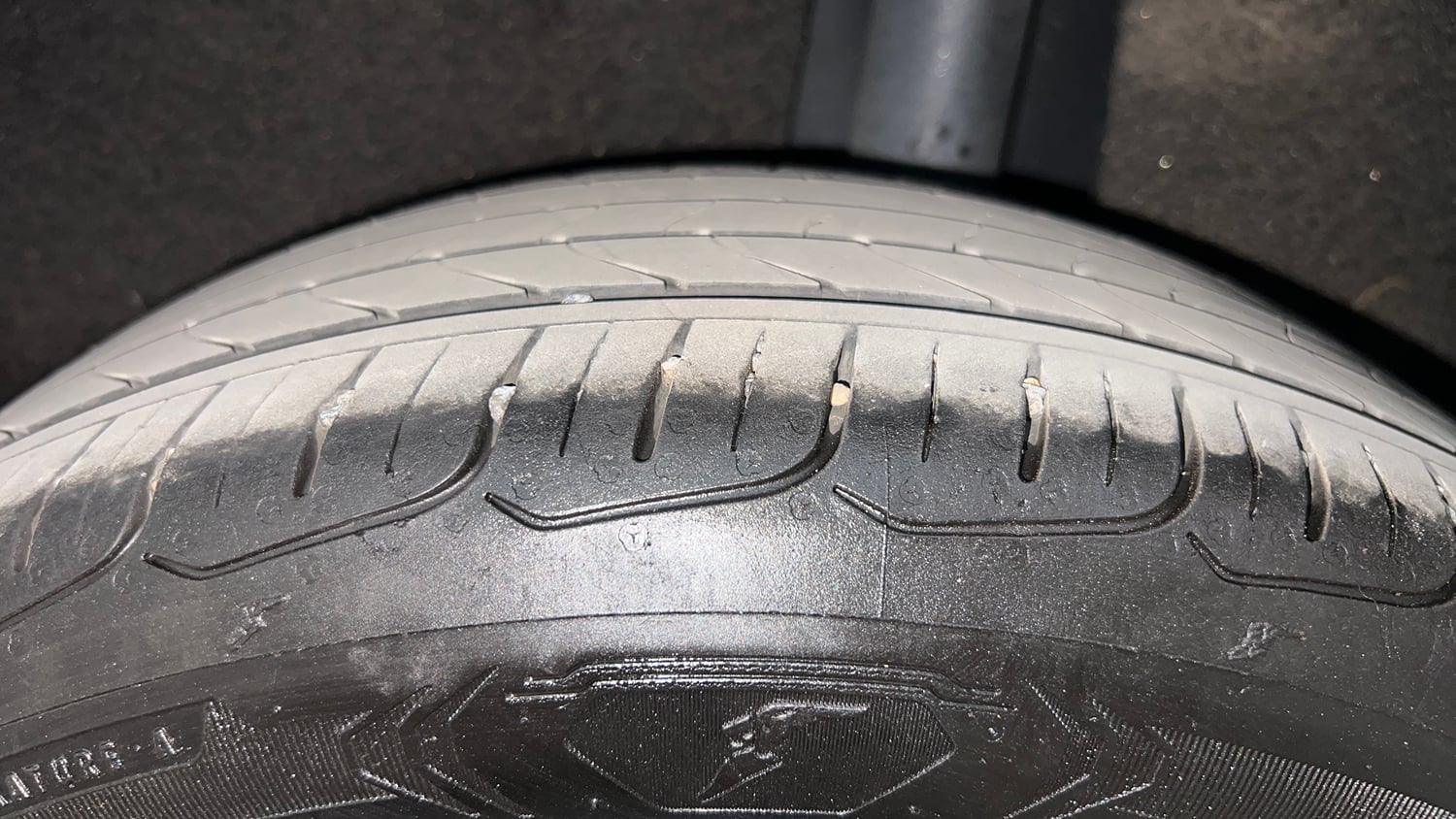 Used 2017 Maruti Suzuki Baleno Alpha 1.2 Petrol Manual tyres LEFT REAR TYRE TREAD VIEW