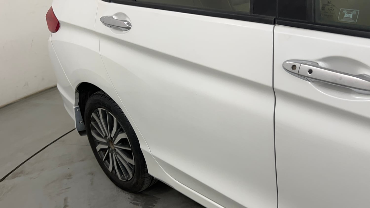 Used 2018 Honda City VX CVT Petrol Petrol Automatic dents MINOR SCRATCH