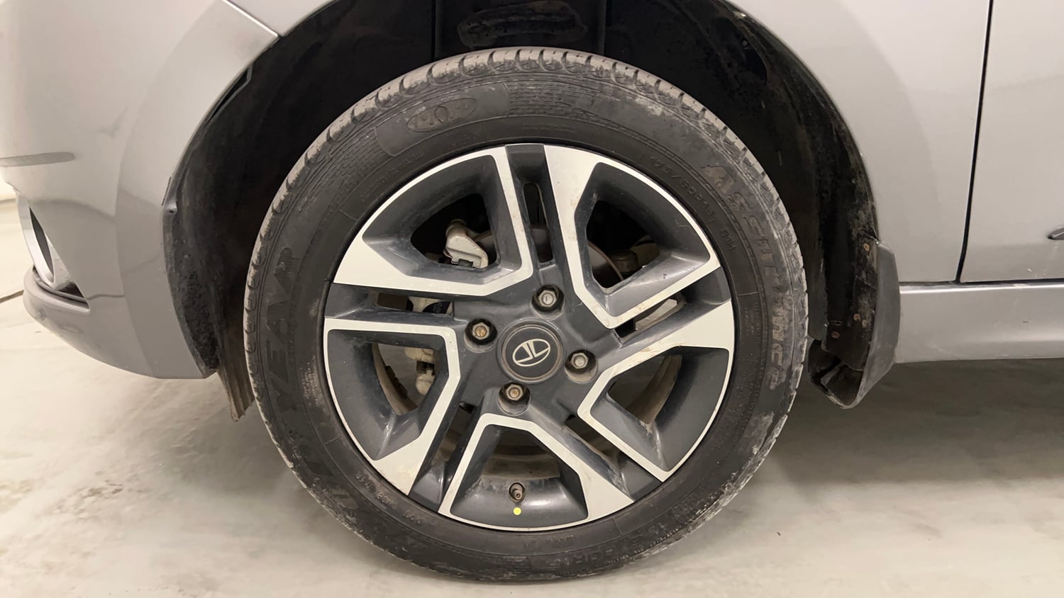 Used 2019 Tata Tiago Revotron XZ Plus Dual Tone Petrol Manual tyres LEFT FRONT TYRE RIM VIEW