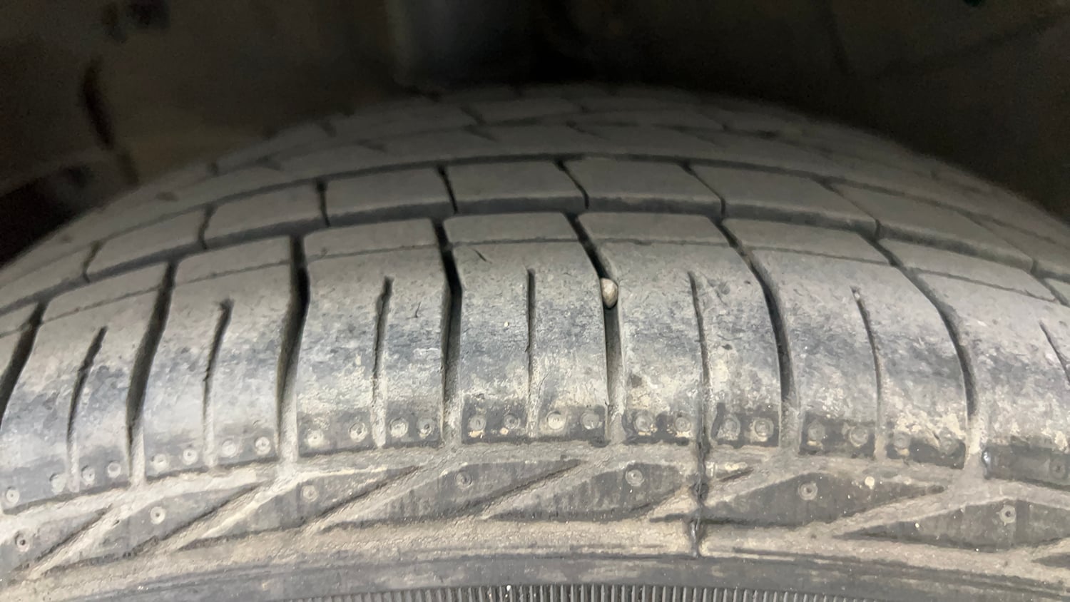 Used 2022 Tata Nexon Kaziranga XZA Plus (Premium) Petrol Automatic tyres RIGHT REAR TYRE TREAD VIEW