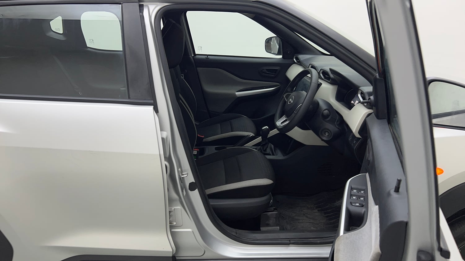 Used 2023 Nissan Magnite XE AMT Petrol Automatic interior RIGHT SIDE FRONT DOOR CABIN VIEW