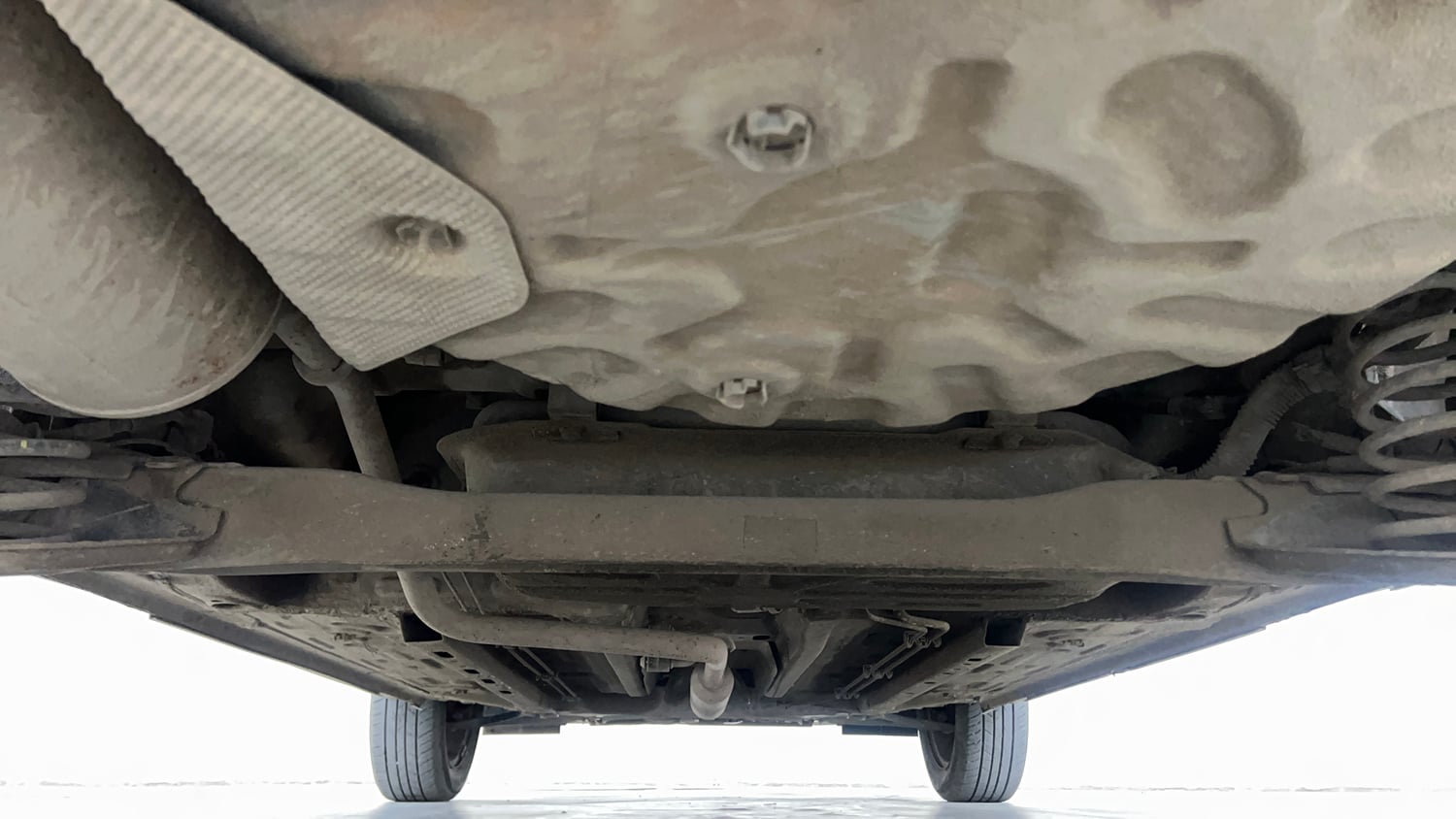 Used 2023 Nissan Magnite XE Petrol Manual extra REAR UNDERBODY VIEW (TAKEN FROM REAR)
