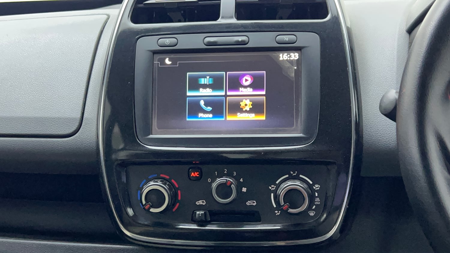 Used 2020 Renault Kwid RXT Opt Petrol Manual top_features Integrated (in-dash) music system