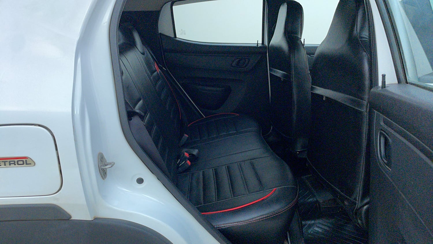 Used 2022 Renault Kwid RXT 1.0 AMT (O) Petrol Automatic interior RIGHT SIDE REAR DOOR CABIN VIEW