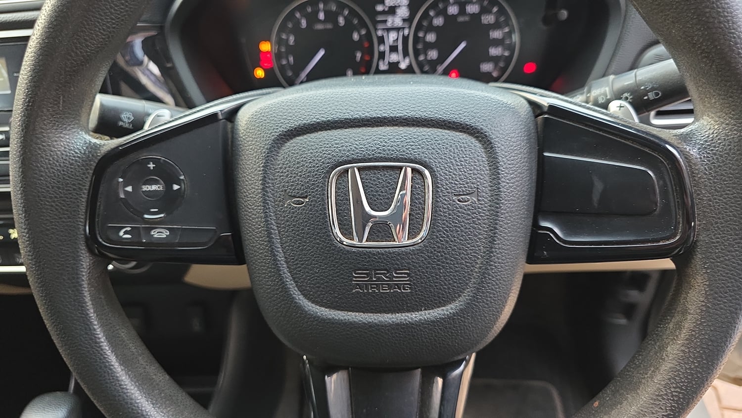Used 2019 Honda Amaze 1.2 V CVT Petrol Petrol Automatic top_features Steering mounted controls