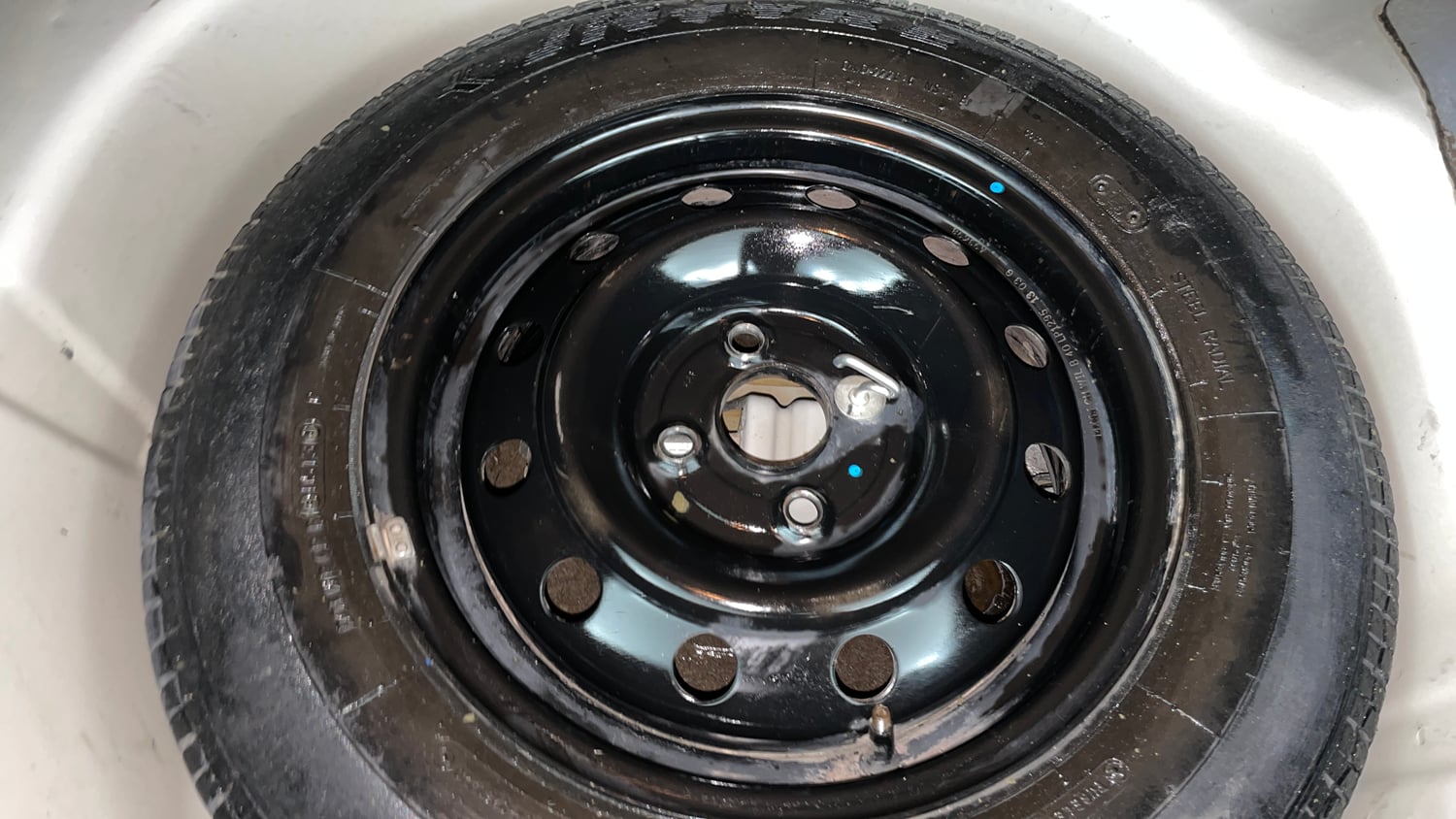 Used 2013 Maruti Suzuki Swift Dzire VXI Petrol Manual tyres SPARE TYRE VIEW