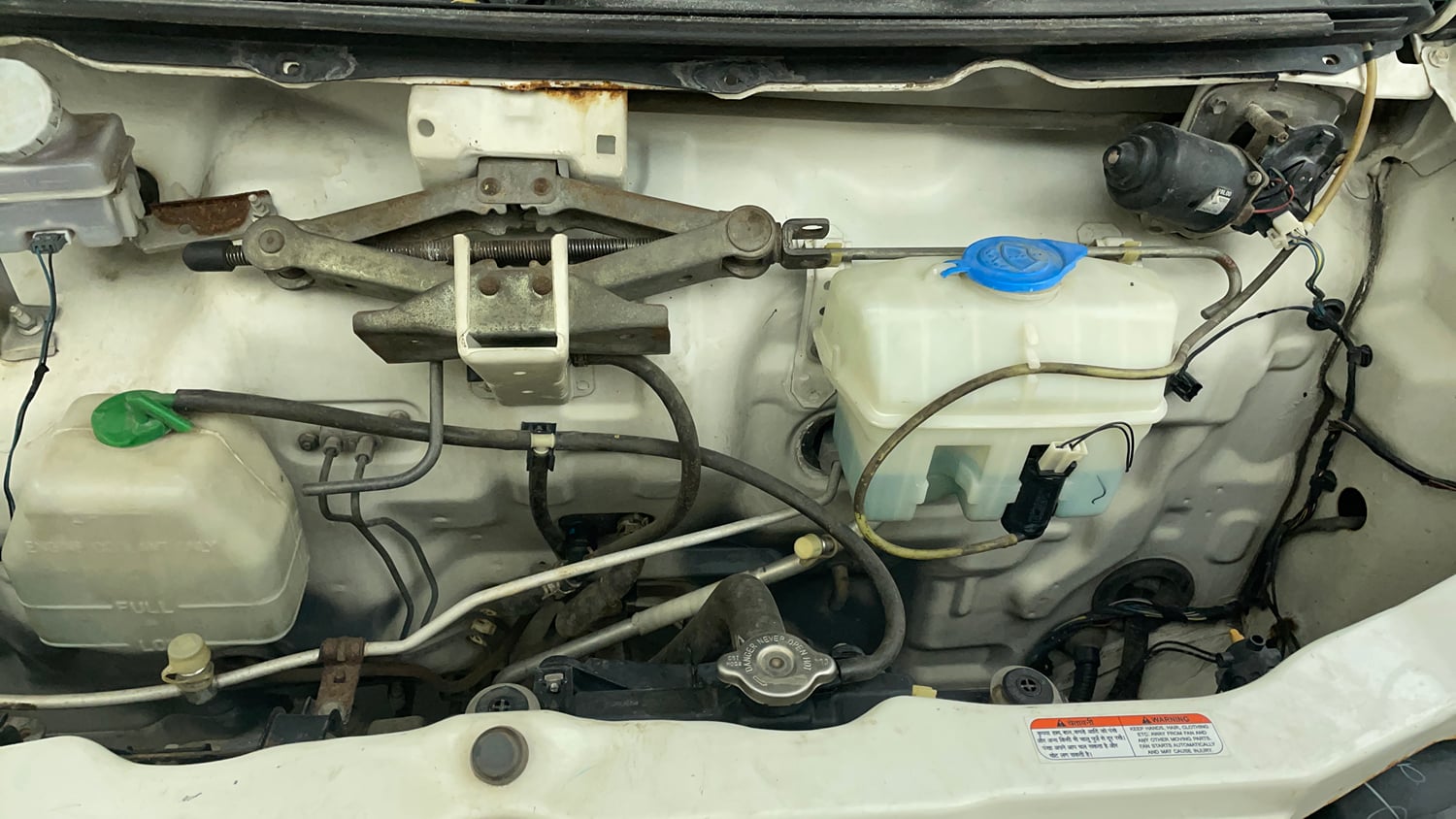 Used 2013 Maruti Suzuki Eeco 5 STR WITH A/C+HTR Petrol Manual engine ENGINE LEFT SIDE VIEW
