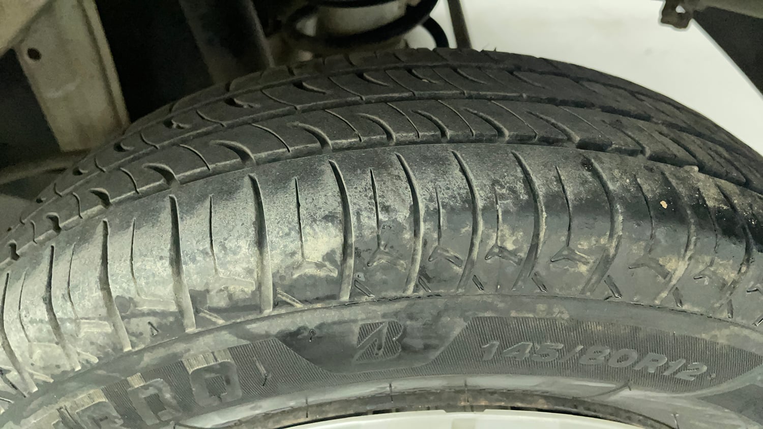Used 2020 Maruti Suzuki Alto 800 VXi Petrol Manual tyres LEFT REAR TYRE TREAD VIEW