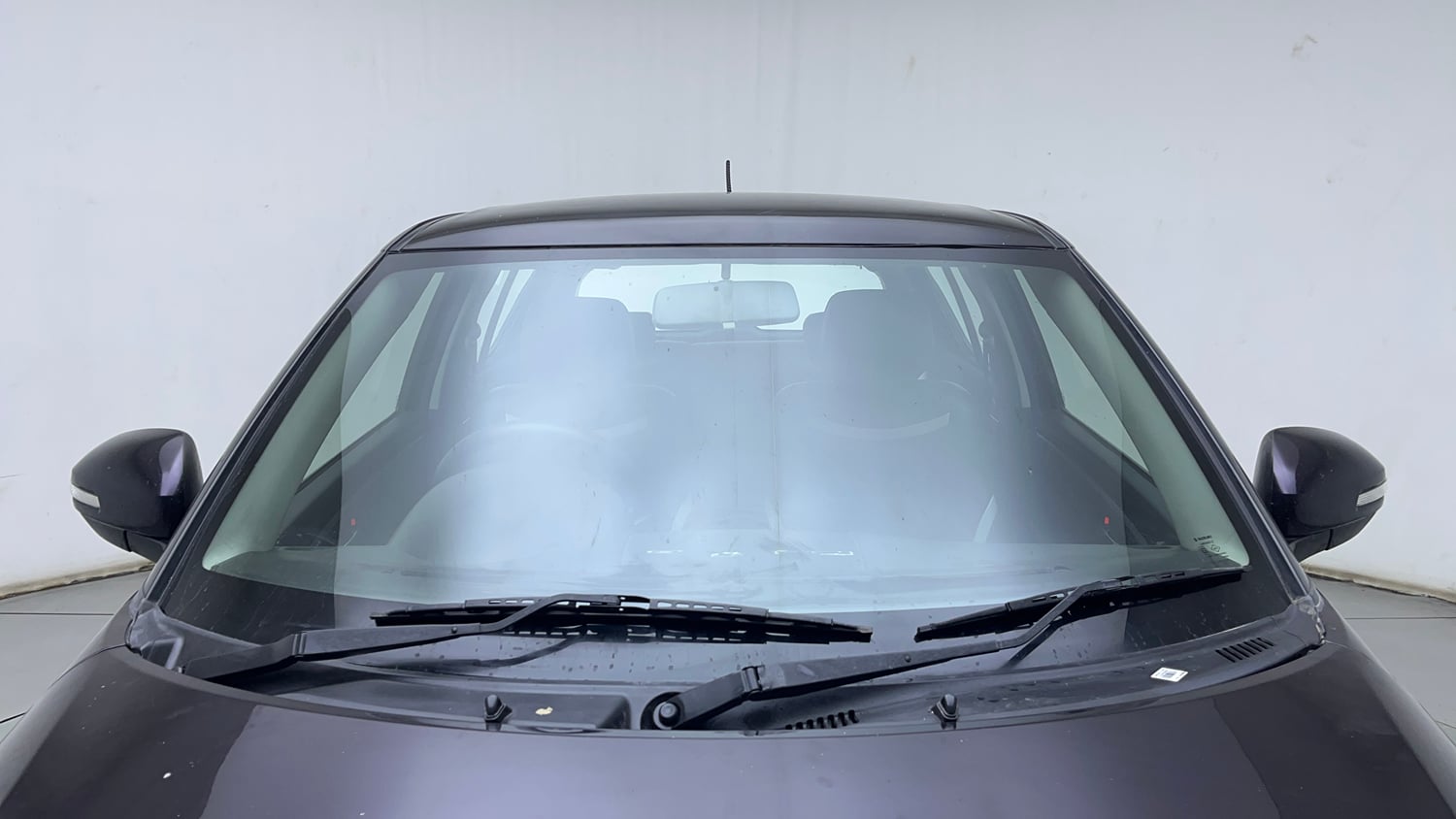 Used 2015 Maruti Suzuki Swift VDi Diesel Manual exterior FRONT WINDSHIELD VIEW