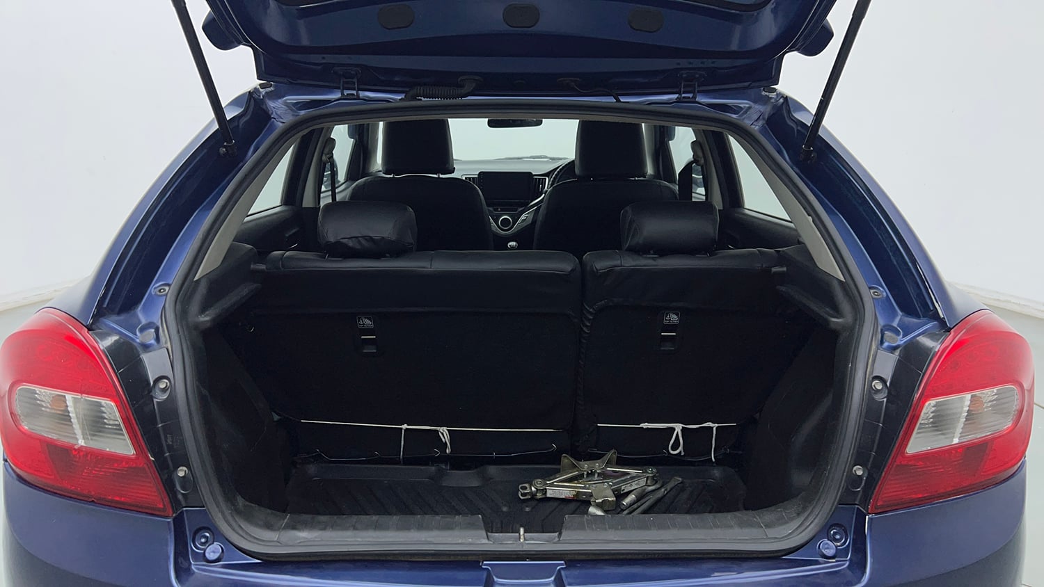 Used 2018 Maruti Suzuki Baleno Delta 1.2 Petrol Manual interior DICKY INSIDE VIEW