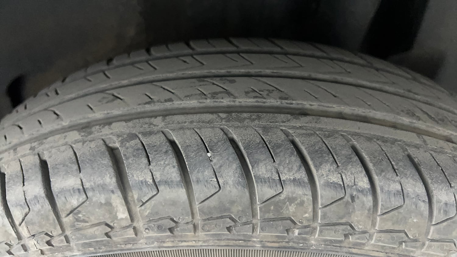Used 2022 Maruti Suzuki Swift VXi Petrol Manual tyres LEFT REAR TYRE TREAD VIEW