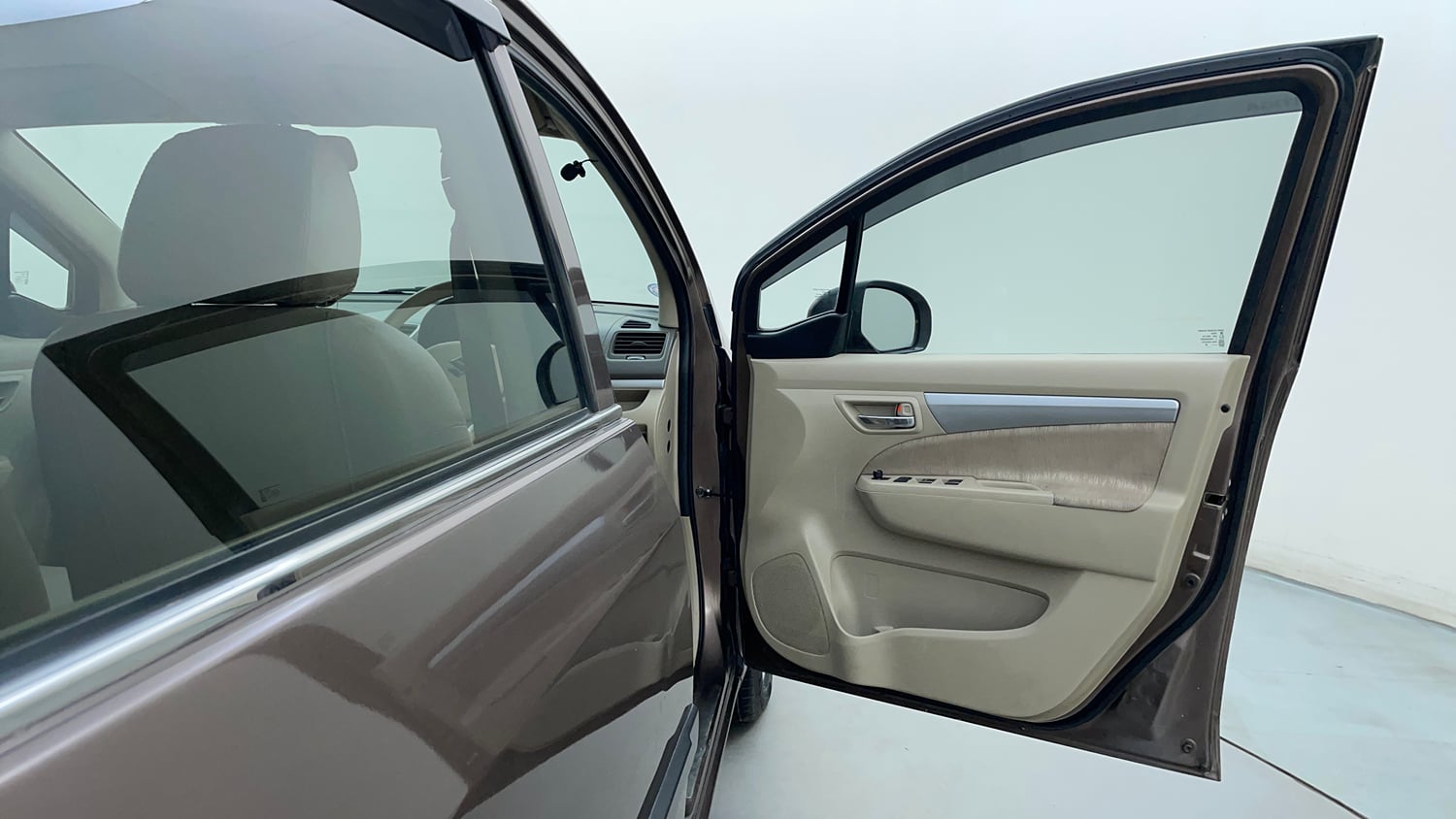 Used 2015 Maruti Suzuki Ertiga ZXi Petrol Manual interior RIGHT FRONT DOOR OPEN VIEW