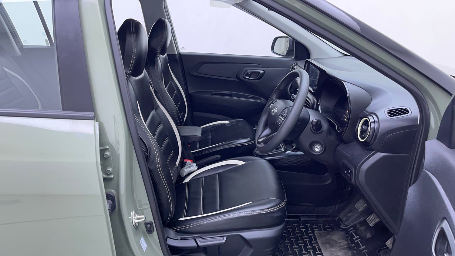 Used 2024 Hyundai Exter SX 1.2 MT Dual Tone Petrol Manual interior RIGHT SIDE FRONT DOOR CABIN VIEW