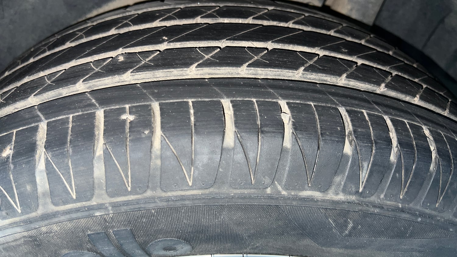 Used 2022 Toyota Urban Cruiser Premium Grade AT Petrol Automatic tyres LEFT REAR TYRE TREAD VIEW
