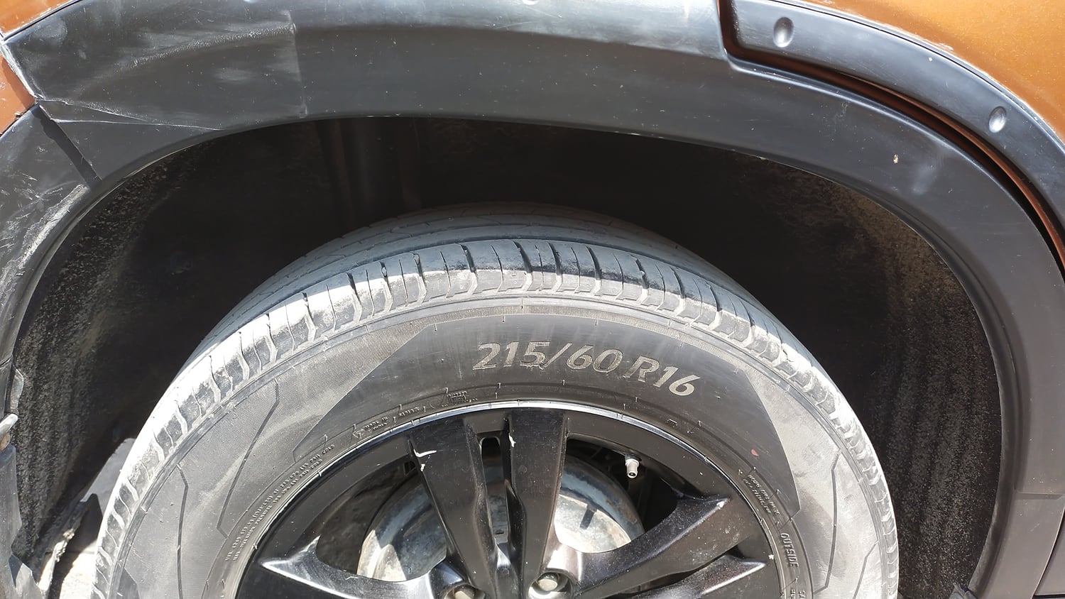 Used 2019 maruti-suzuki Vitara Brezza ZDi Plus Dual Tone AGS Diesel Automatic tyres RIGHT REAR TYRE TREAD VIEW