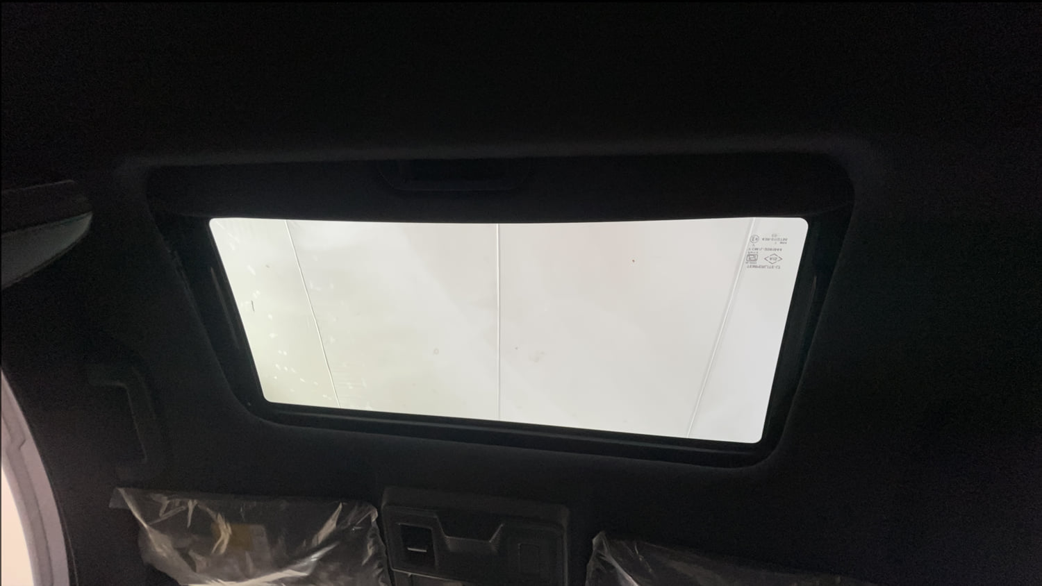 Used 2024 Tata Altroz XZA Plus (S) Dark Edition Petrol Automatic top_features Sunroof