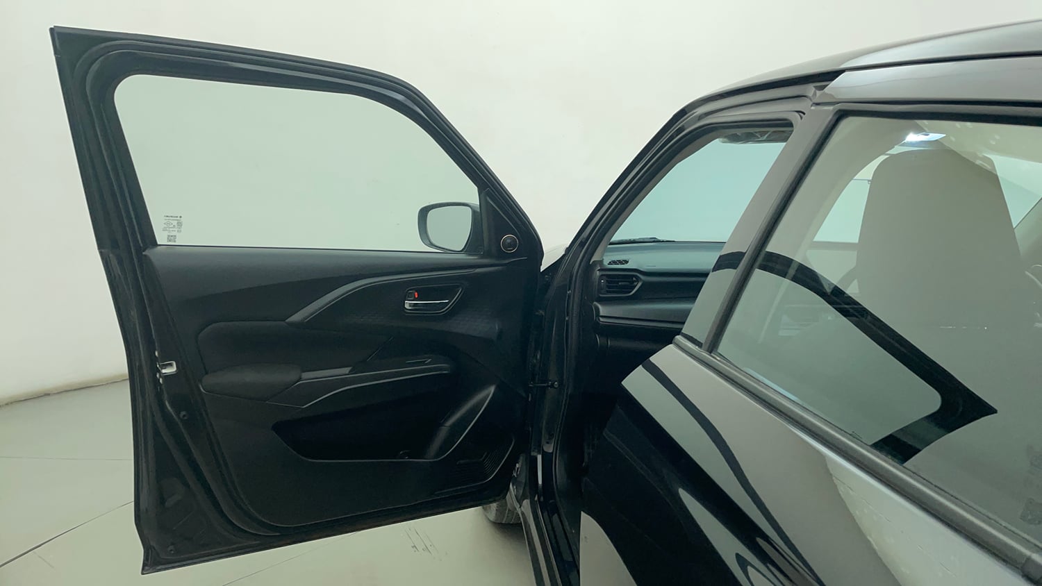 Used 2026 Maruti Suzuki Swift VXi (O) AMT Petrol Automatic interior LEFT FRONT DOOR OPEN VIEW