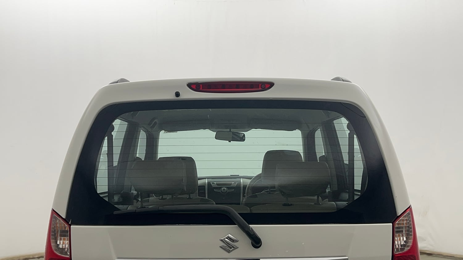 Used 2014 Maruti Suzuki Wagon R VXI Petrol Manual exterior BACK WINDSHIELD VIEW