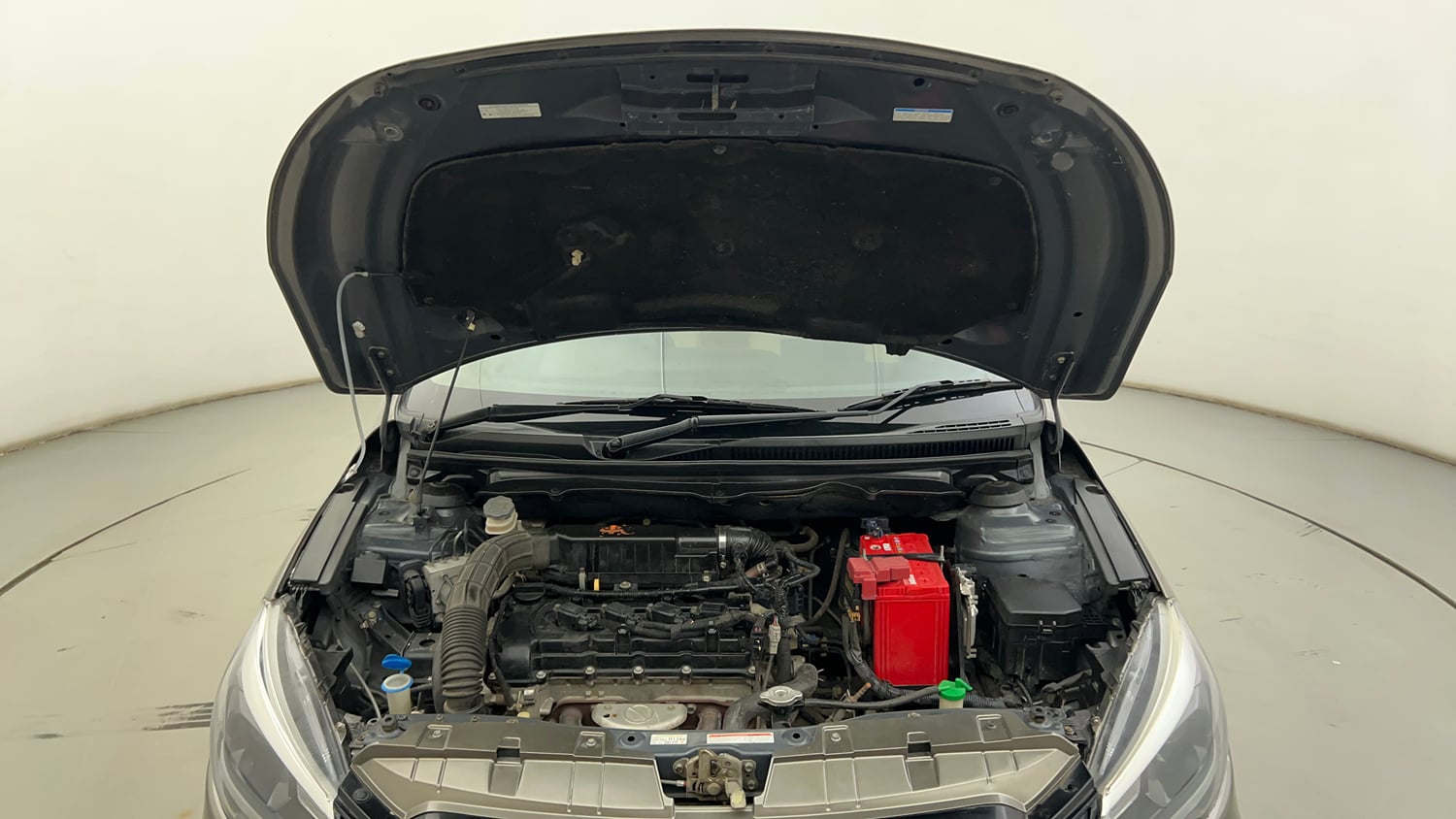 Used 2020 Maruti Suzuki Ciaz Alpha 1.5 AT Petrol Automatic engine ENGINE & BONNET OPEN FRONT VIEW