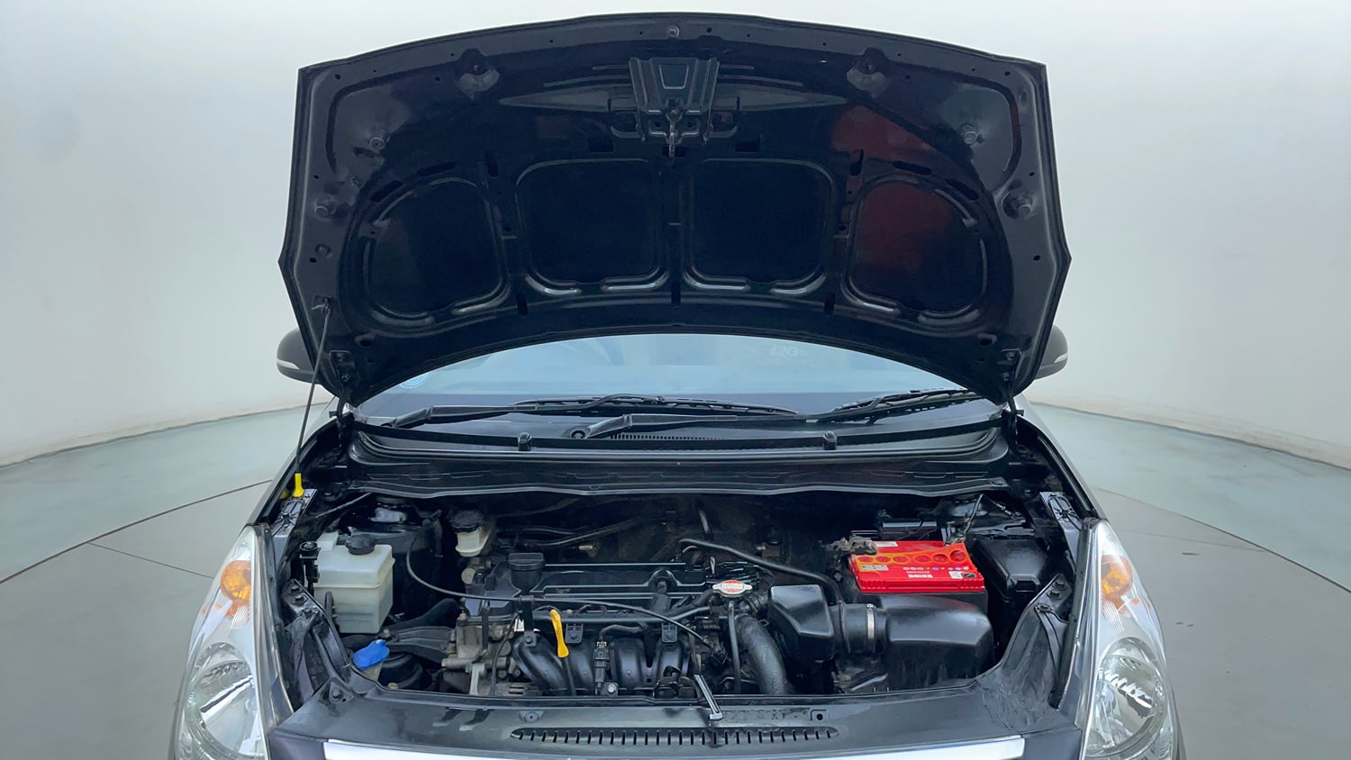 Used 2012 Hyundai i20 Sportz 1.2 BS-IV Petrol Manual engine ENGINE & BONNET OPEN FRONT VIEW