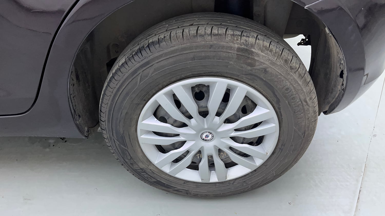 Used 2015 Maruti Suzuki Swift VDi Diesel Manual tyres LEFT REAR TYRE RIM VIEW