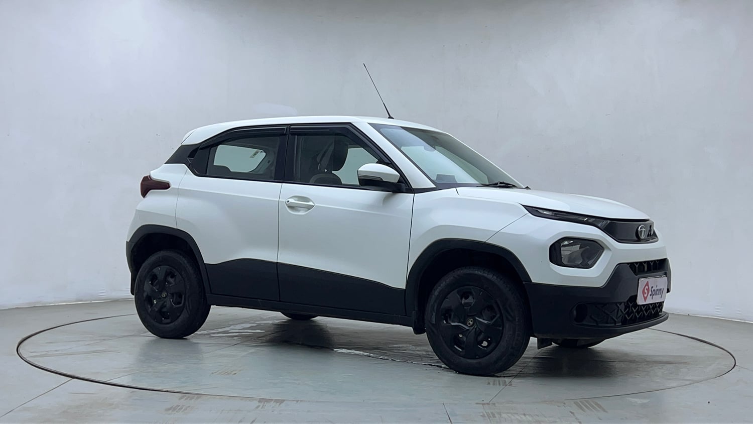 Used 2022 Tata Punch Adventure MT Petrol Manual exterior RIGHT FRONT CORNER VIEW