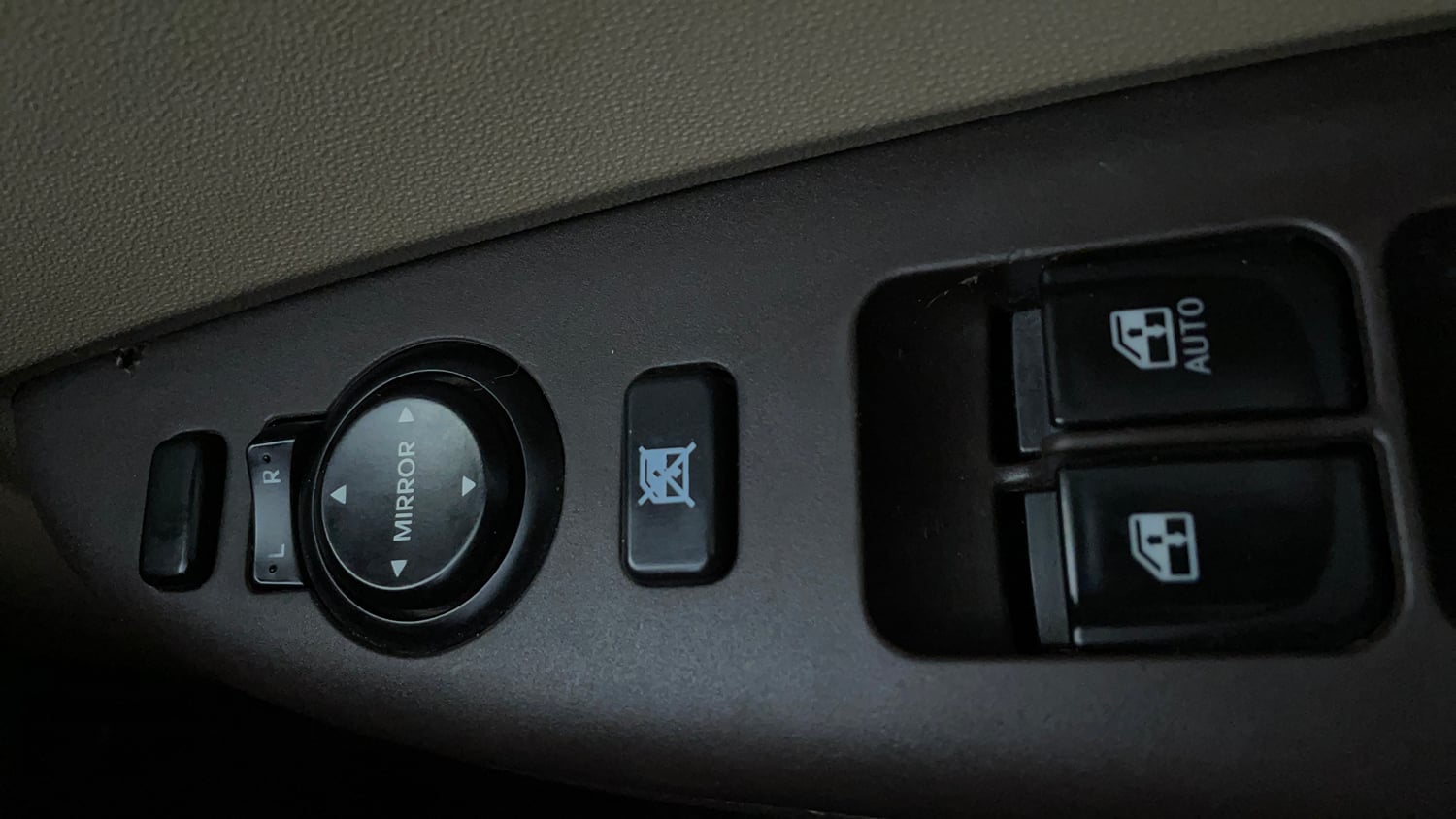 Used 2012 Hyundai i20 Sportz 1.2 BS-IV Petrol Manual top_features Adjustable ORVM