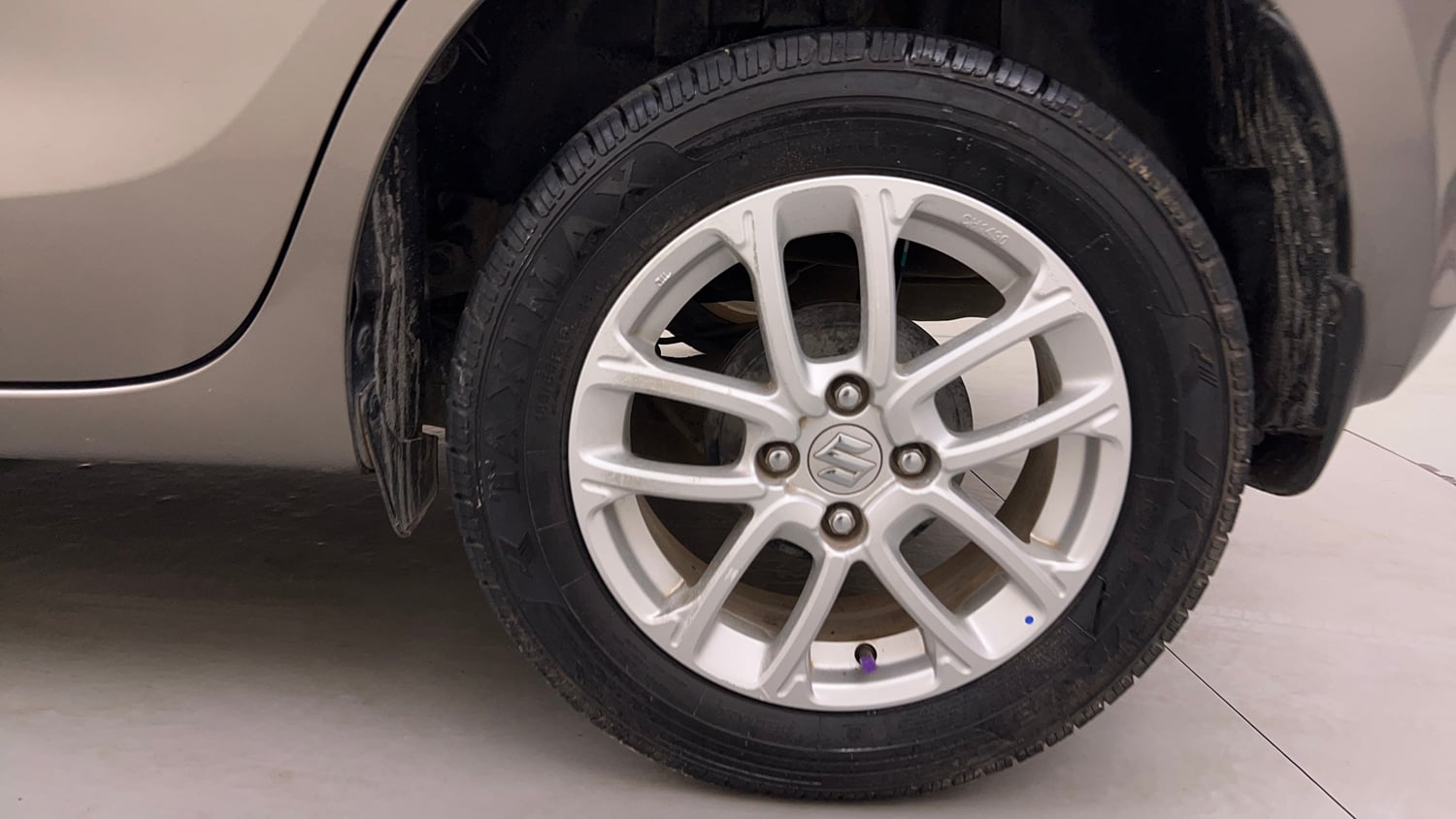 Used 2018 Maruti Suzuki Swift ZXi AMT Petrol Automatic tyres LEFT REAR TYRE RIM VIEW
