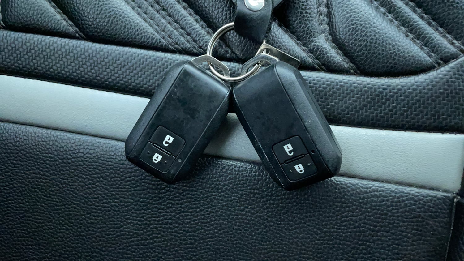 Used 2023 Maruti Suzuki Swift ZXi Petrol Manual extra CAR KEY VIEW