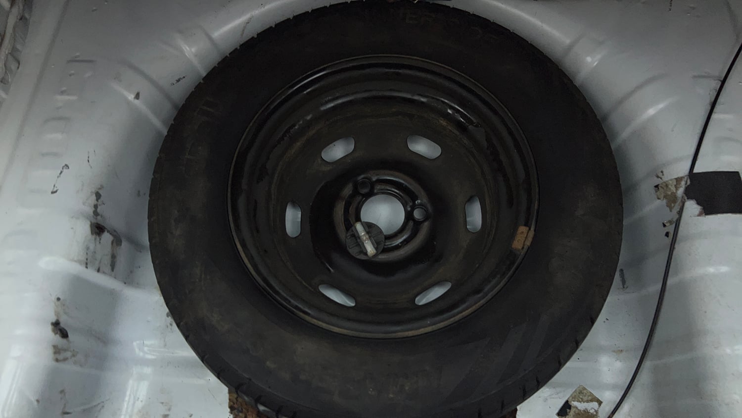 Used 2020 Renault Kwid RXT Opt Petrol Manual tyres SPARE TYRE VIEW