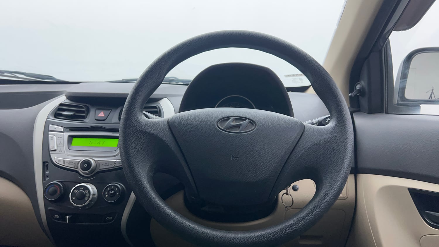 Used 2016 Hyundai Eon Magna + Petrol Manual interior STEERING VIEW