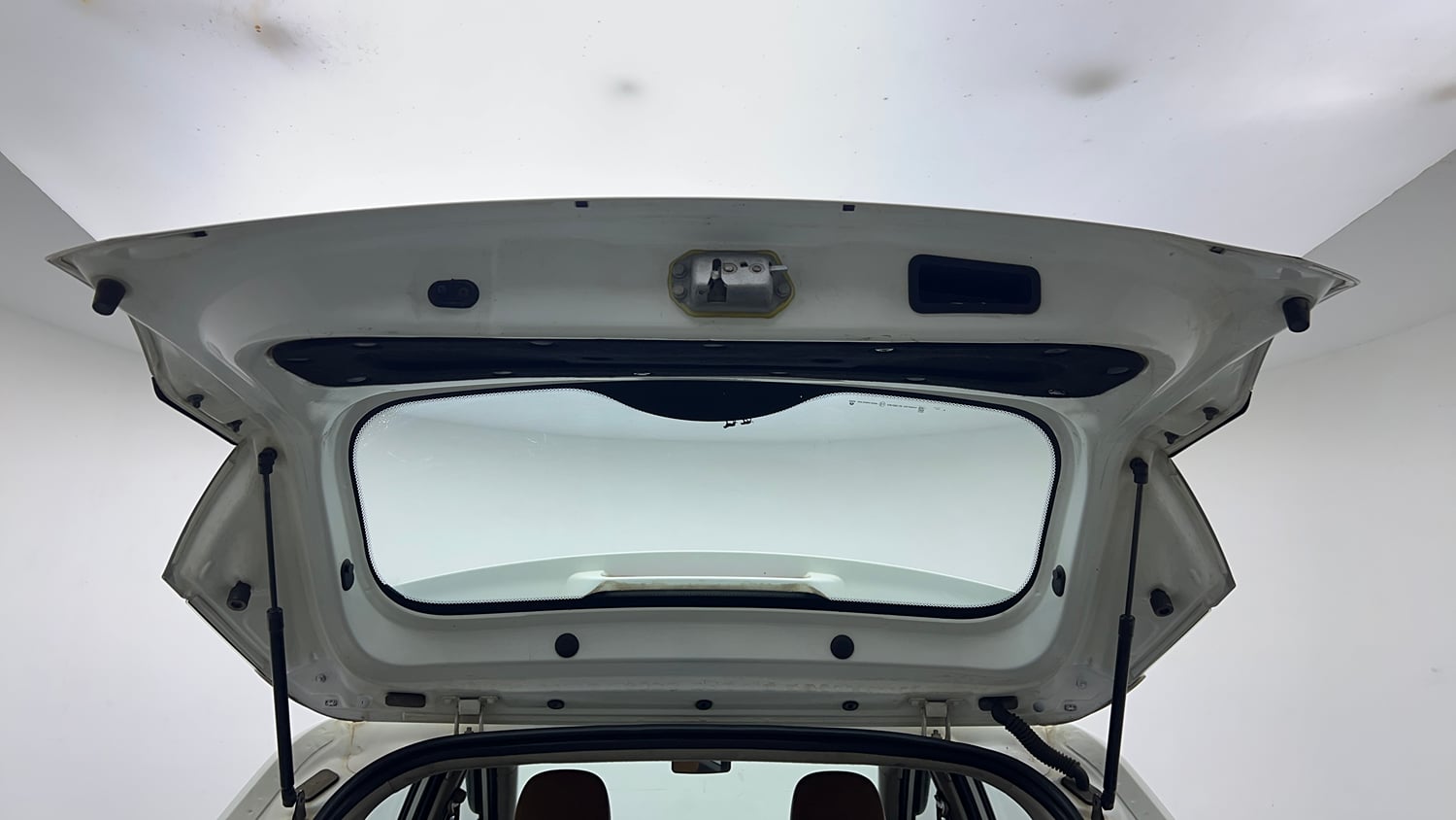 Used 2018 Tata Nexon XM Diesel Diesel Manual interior DICKY DOOR OPEN VIEW