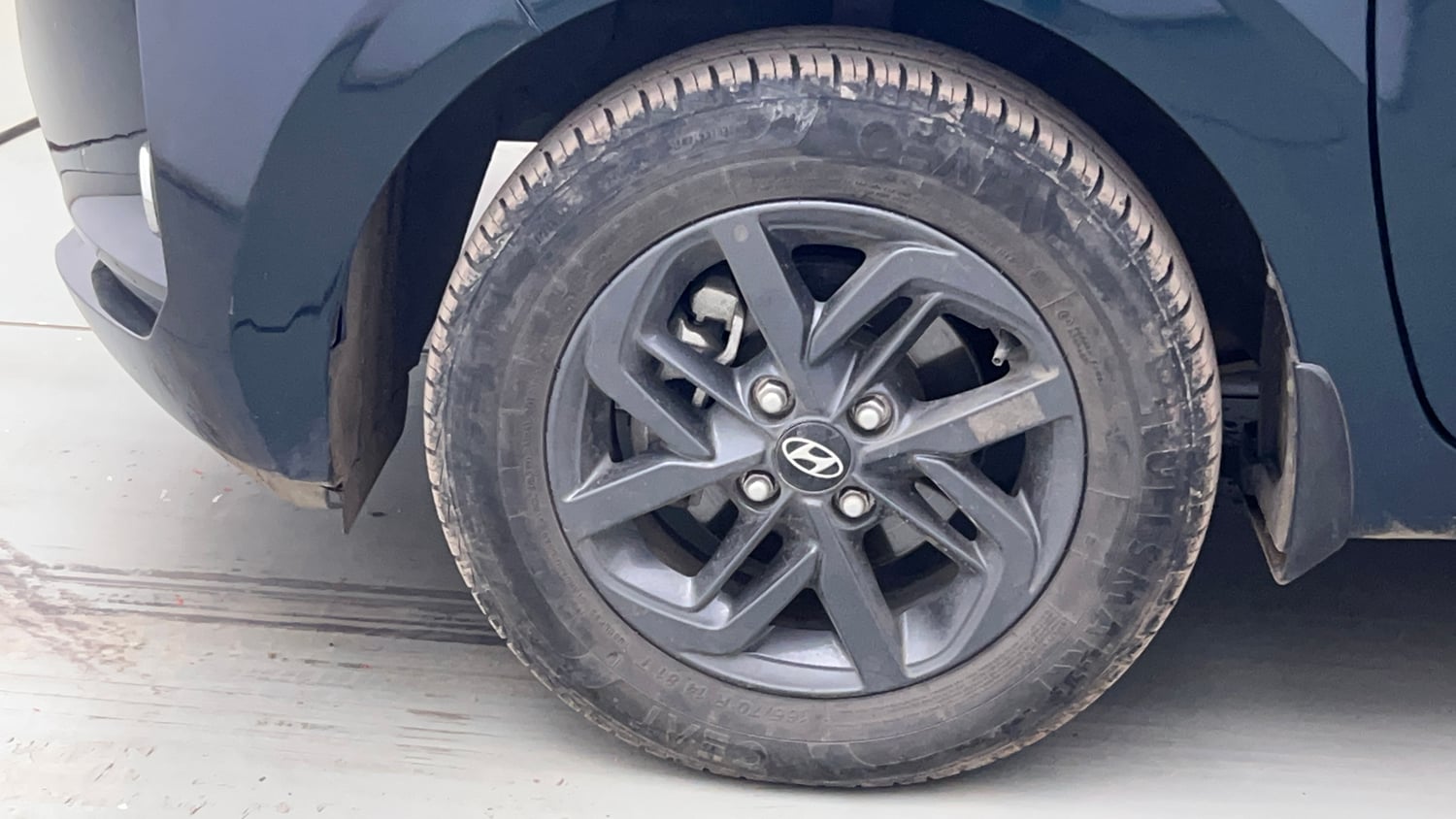 Used 2022 Hyundai Grand i10 Nios Sportz 1.2 Kappa VTVT Petrol Manual tyres LEFT FRONT TYRE RIM VIEW