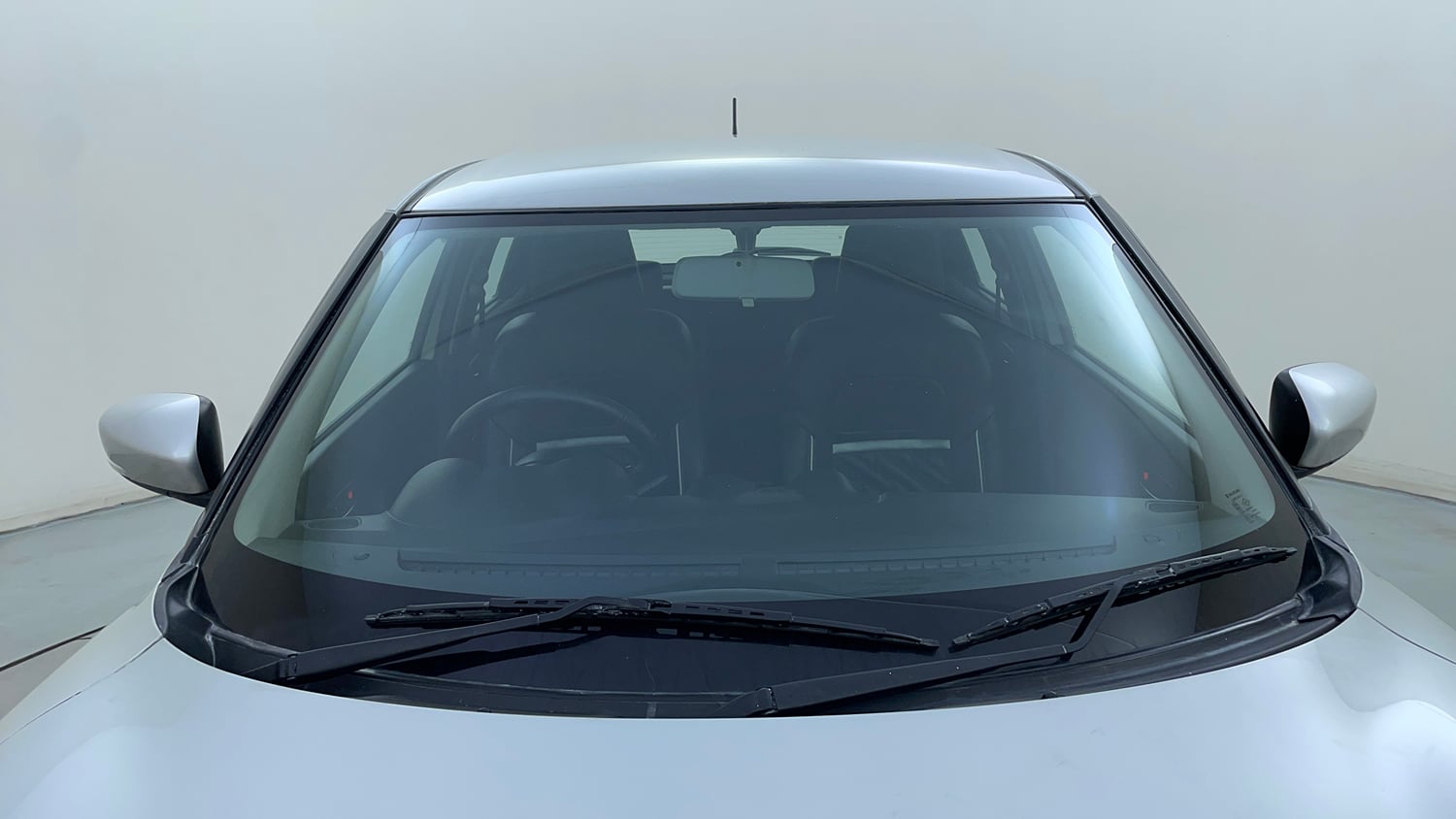 Used 2023 Maruti Suzuki Swift ZXi Petrol Manual exterior FRONT WINDSHIELD VIEW