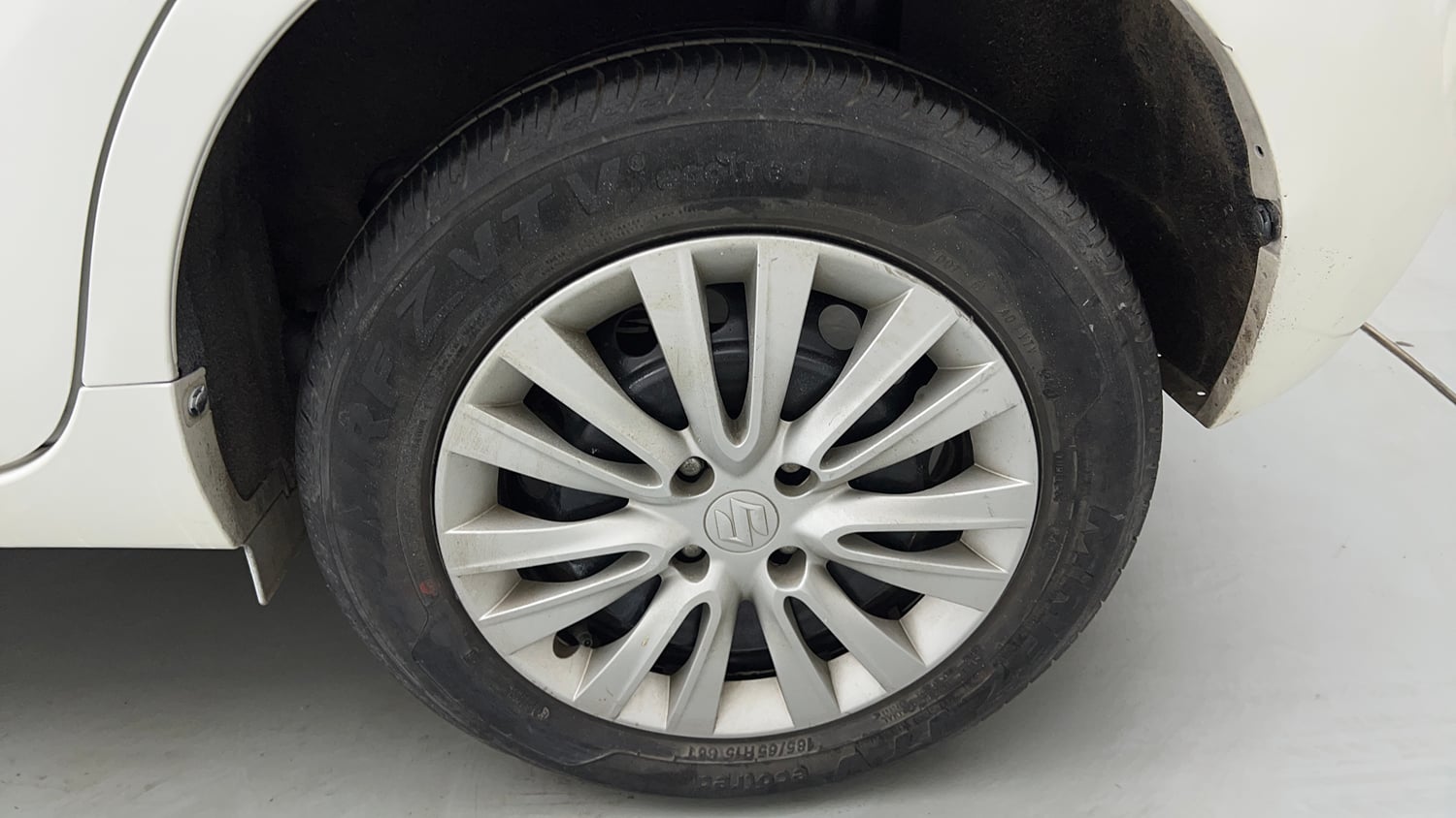 Used 2021 Maruti Suzuki Baleno Delta Petrol Manual tyres LEFT REAR TYRE RIM VIEW
