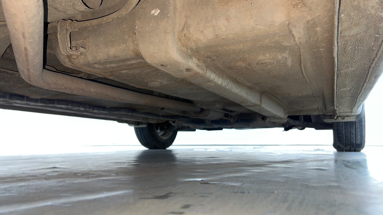 Used 2015 Hyundai Grand i10 Asta AT 1.2 Kappa VTVT Petrol Automatic extra REAR RIGHT UNDERBODY VIEW