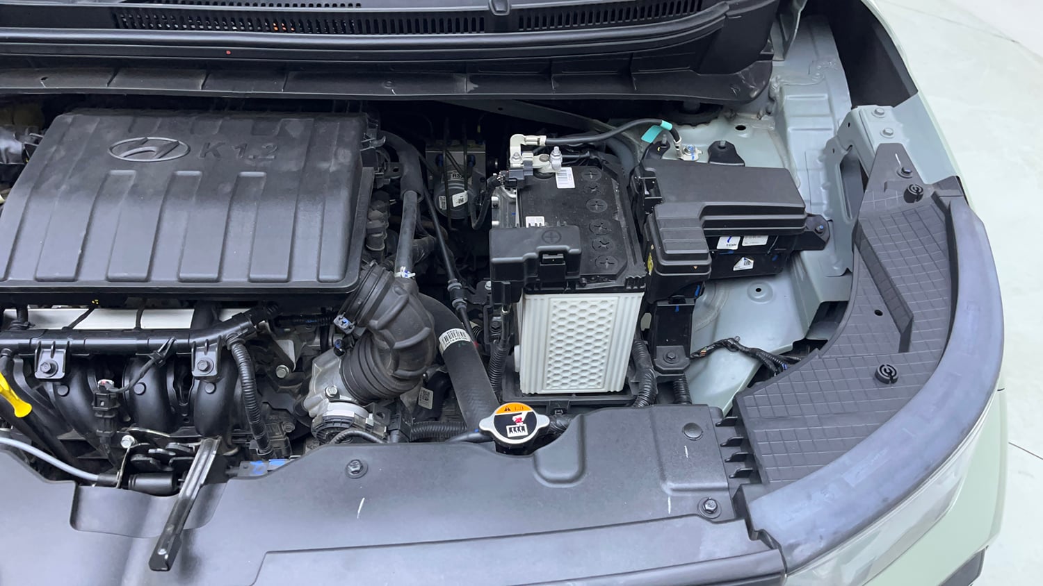 Used 2024 Hyundai Exter SX 1.2 MT Dual Tone Petrol Manual engine ENGINE LEFT SIDE VIEW