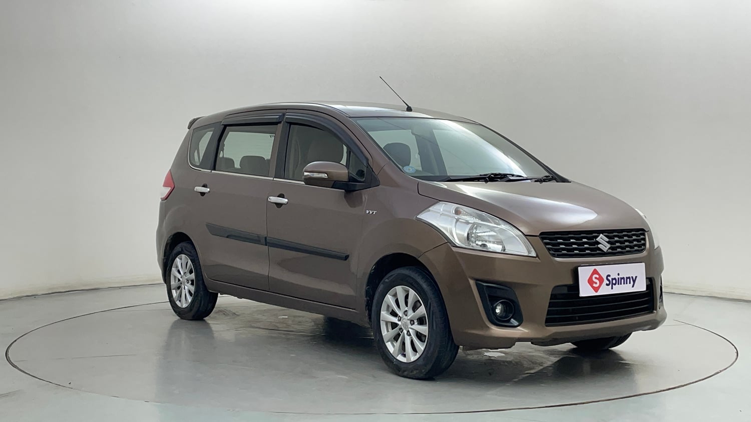 Used 2015 Maruti Suzuki Ertiga ZXi Petrol Manual exterior RIGHT FRONT CORNER VIEW