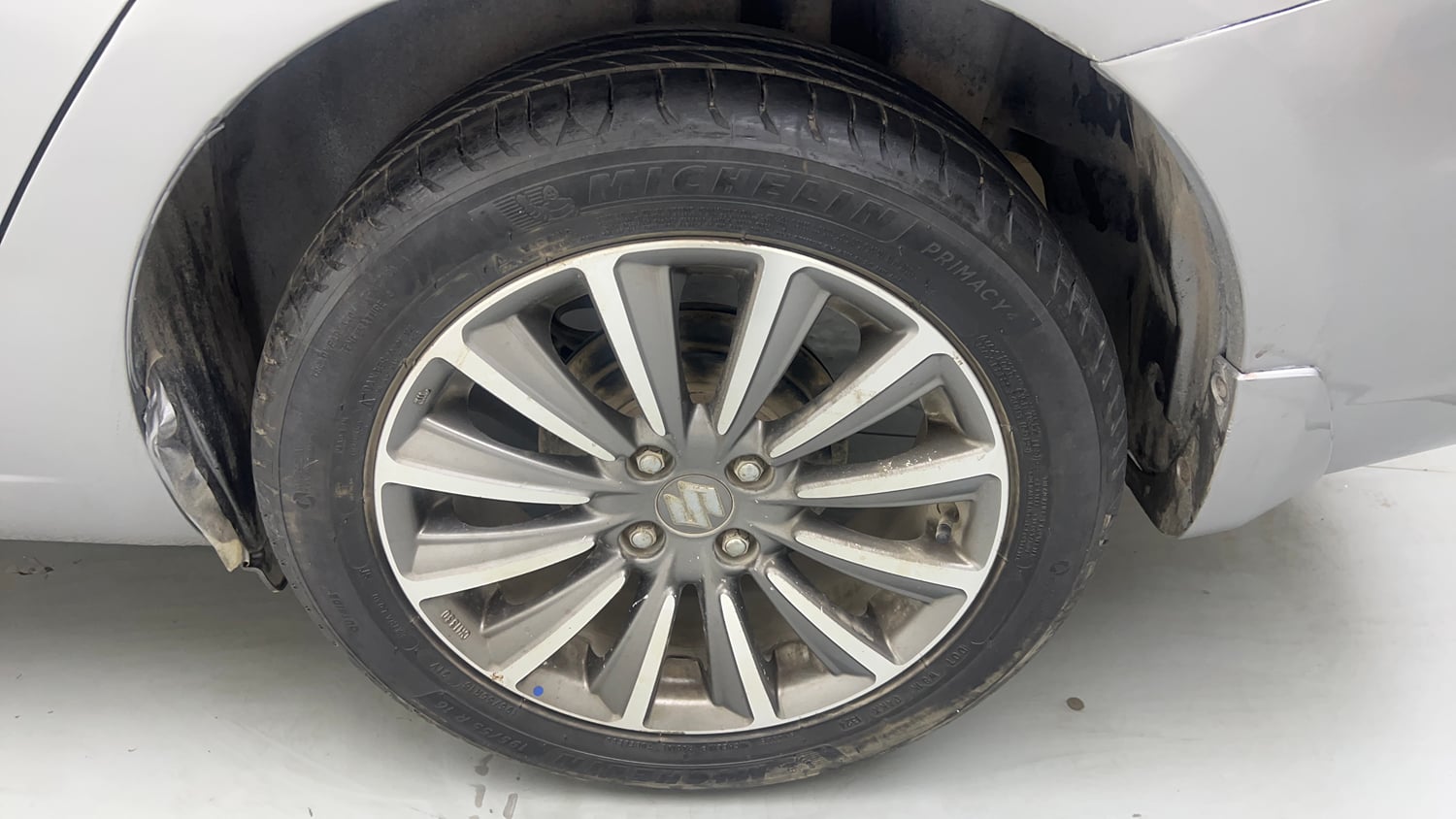 Used 2021 Maruti Suzuki Ciaz Alpha 1.5 AT Petrol Automatic tyres LEFT REAR TYRE RIM VIEW