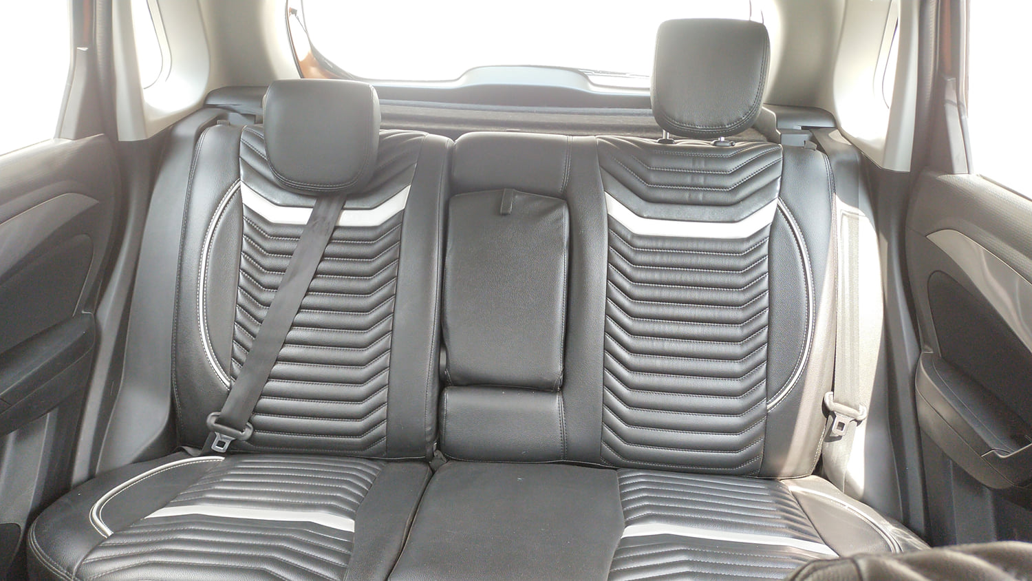 Used 2019 maruti-suzuki Vitara Brezza ZDi Plus Dual Tone AGS Diesel Automatic interior REAR SEAT CONDITION VIEW
