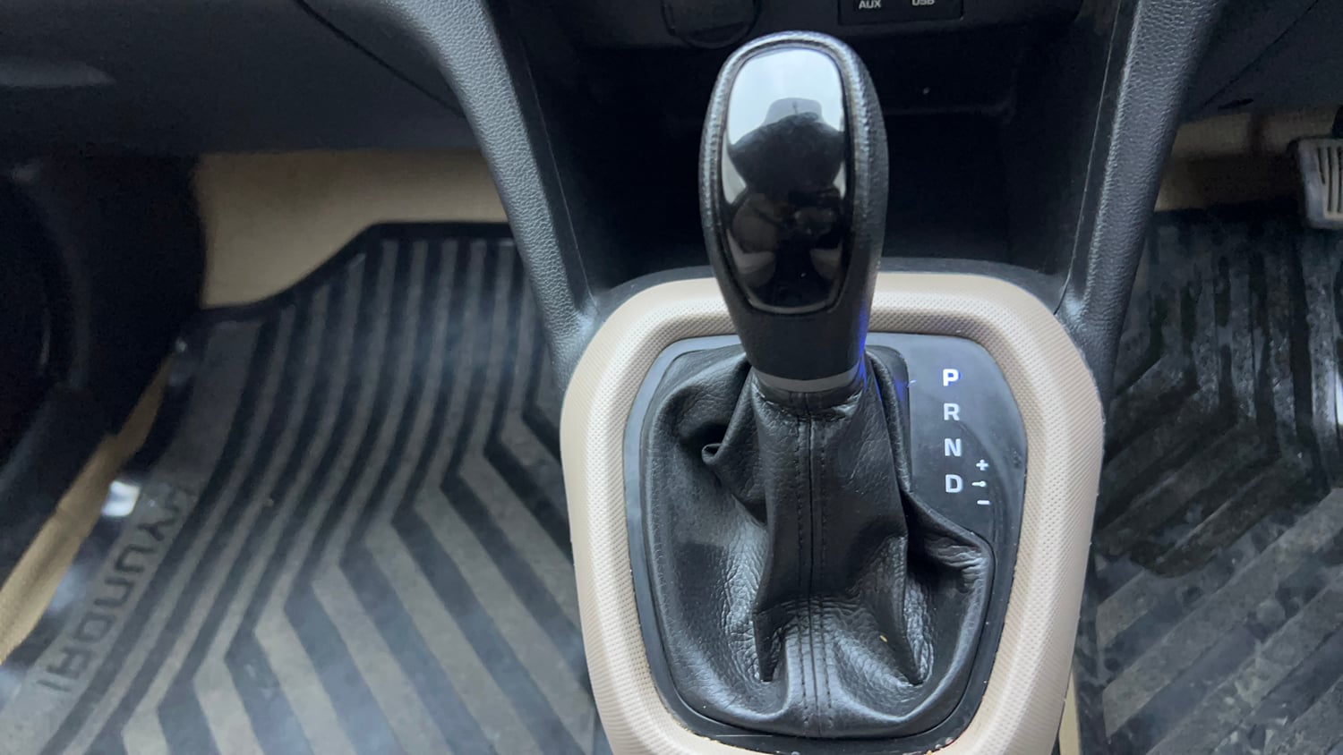 Used 2015 Hyundai Grand i10 Asta AT 1.2 Kappa VTVT Petrol Automatic interior GEAR  KNOB VIEW