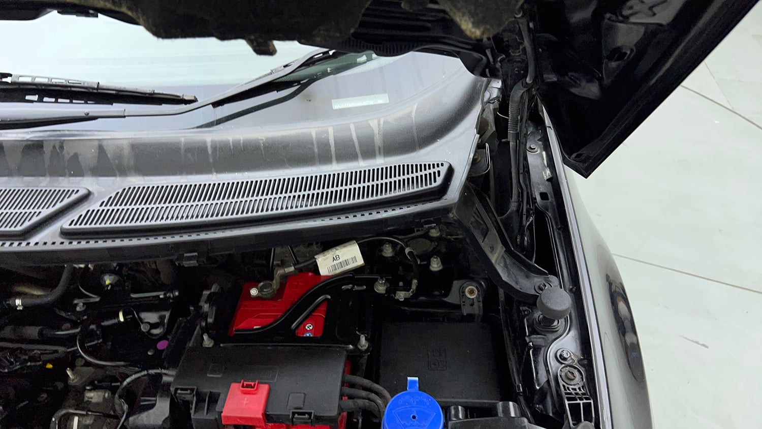 Used 2021 Ford EcoSport Titanium 1.5L TDCi Diesel Manual engine ENGINE LEFT SIDE HINGE & APRON VIEW
