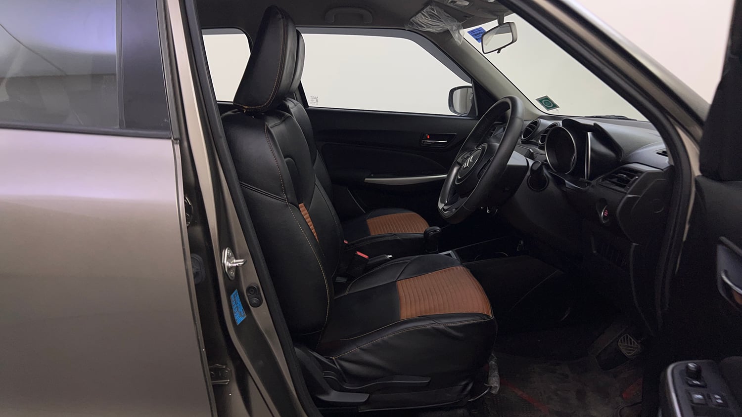 Used 2020 Maruti Suzuki Swift ZXi AMT Petrol Automatic interior RIGHT SIDE FRONT DOOR CABIN VIEW