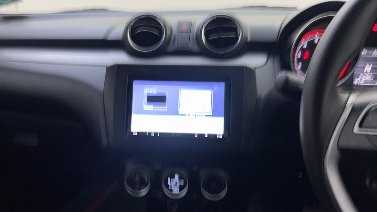 Used 2020 Maruti Suzuki Swift ZXi AMT Petrol Automatic top_features Integrated (in-dash) music system