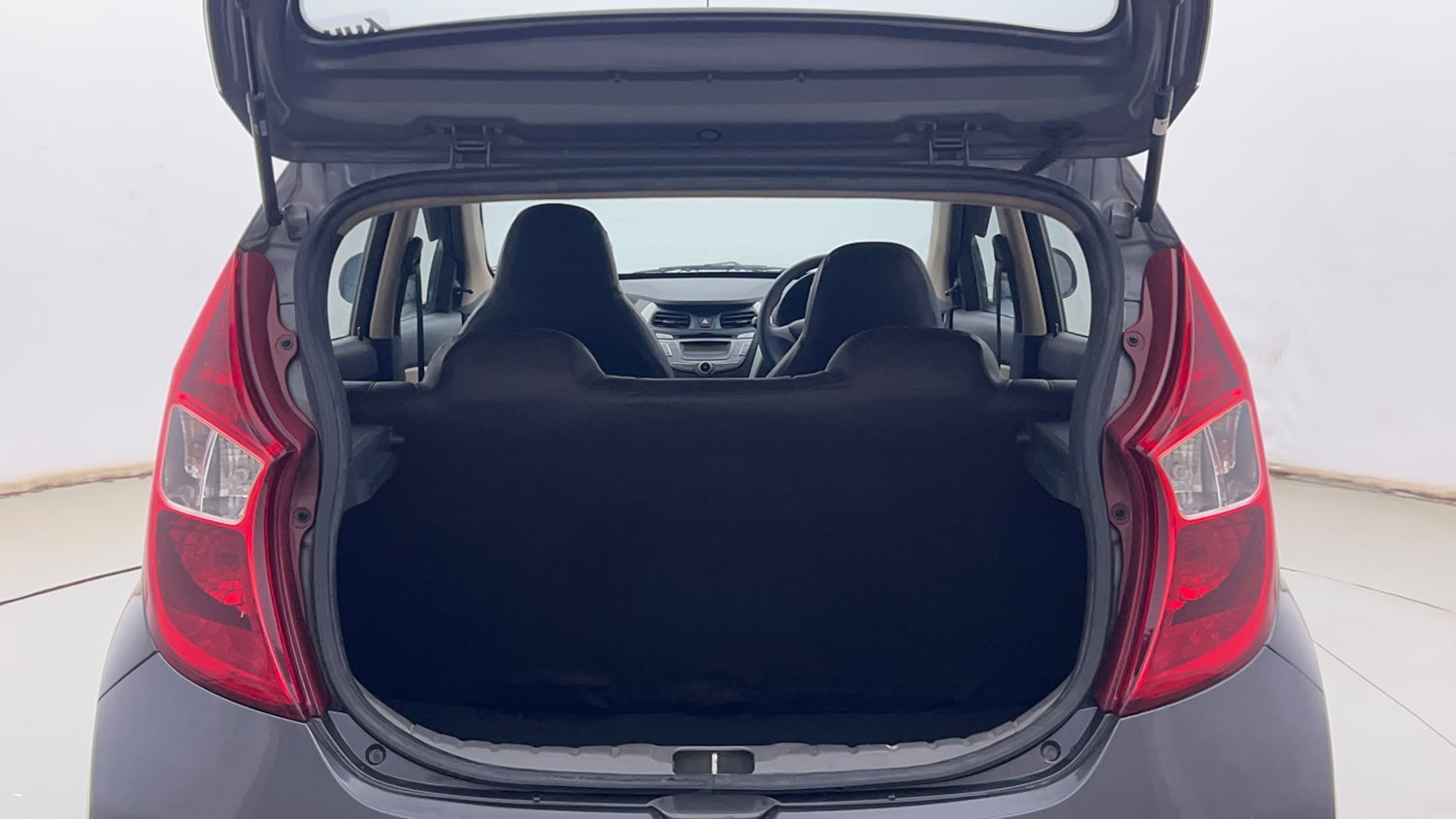 Used 2016 Hyundai Eon Magna + Petrol Manual interior DICKY INSIDE VIEW