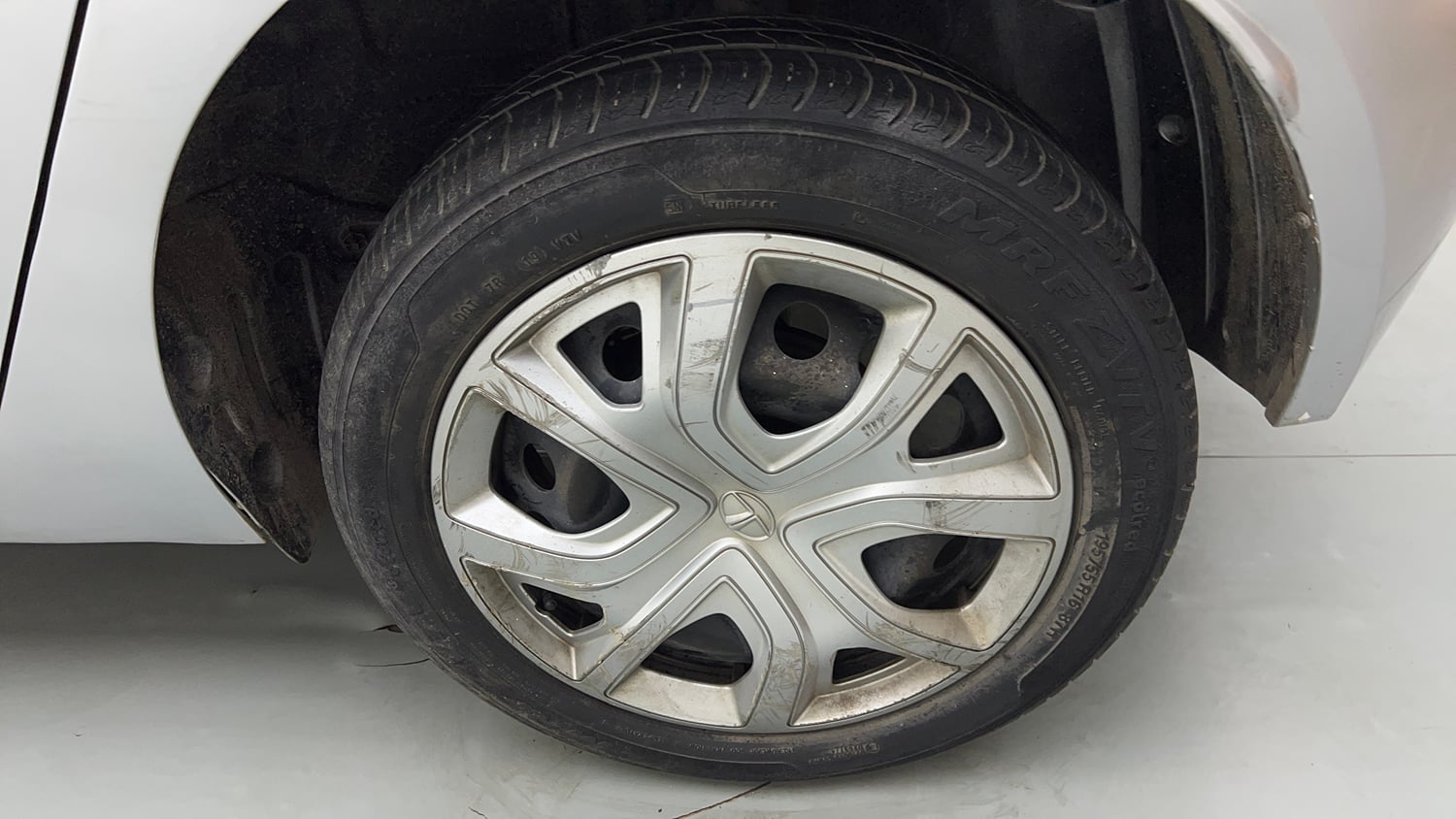 Used 2021 Tata Altroz XT Petrol Petrol Manual tyres LEFT REAR TYRE RIM VIEW